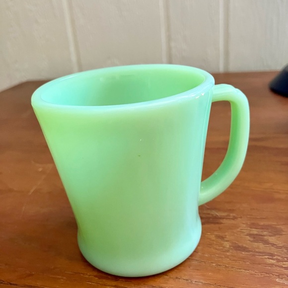 Vintage Fire King jadeite mug - Picture 2 of 5